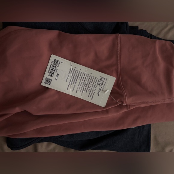 Lululemon Wunder Train High-Rise Tight 28"
Brier Rose SZ 6 NWT! - Picture 6 of 6